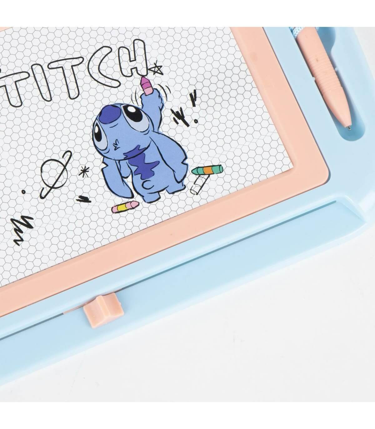 MAGNETIC DRAWING AND WRITING BOARD IN STITCH BOX Cerda