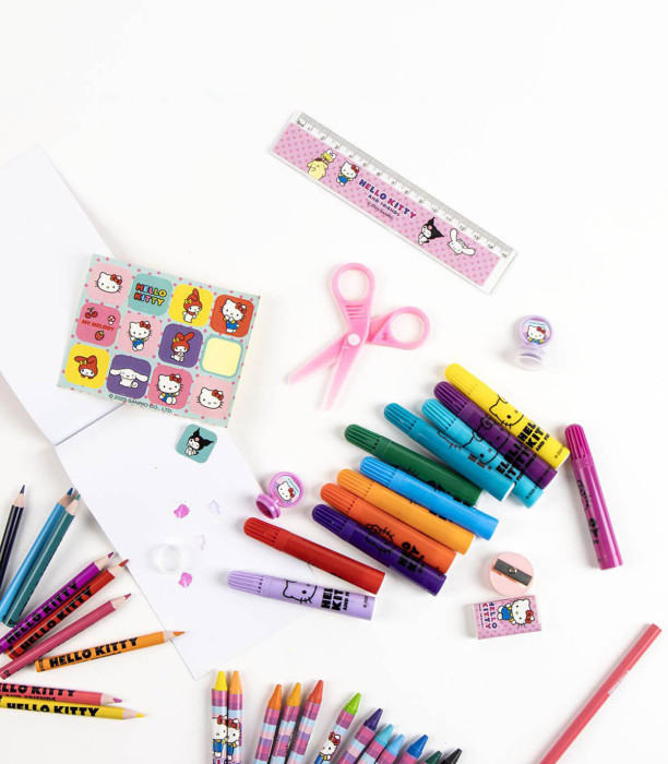 DRAWING SET IN A SUITCASE WITH METAL HANDLE HELLO KITTY Cerda